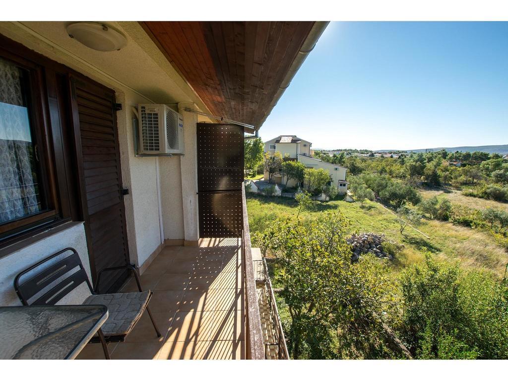Apartments Velebit สตารีกราด-ปาเคลนีซา ภายนอก รูปภาพ