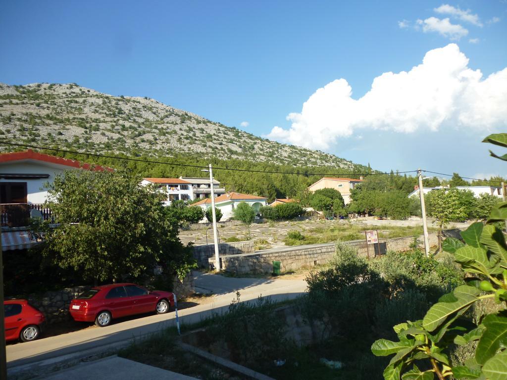 Apartments Velebit สตารีกราด-ปาเคลนีซา ภายนอก รูปภาพ