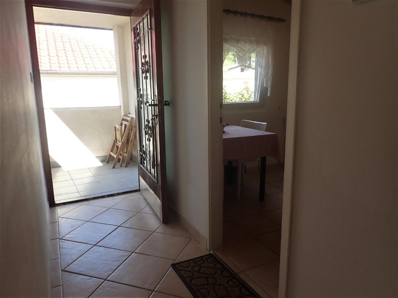 Apartments Velebit สตารีกราด-ปาเคลนีซา ภายนอก รูปภาพ