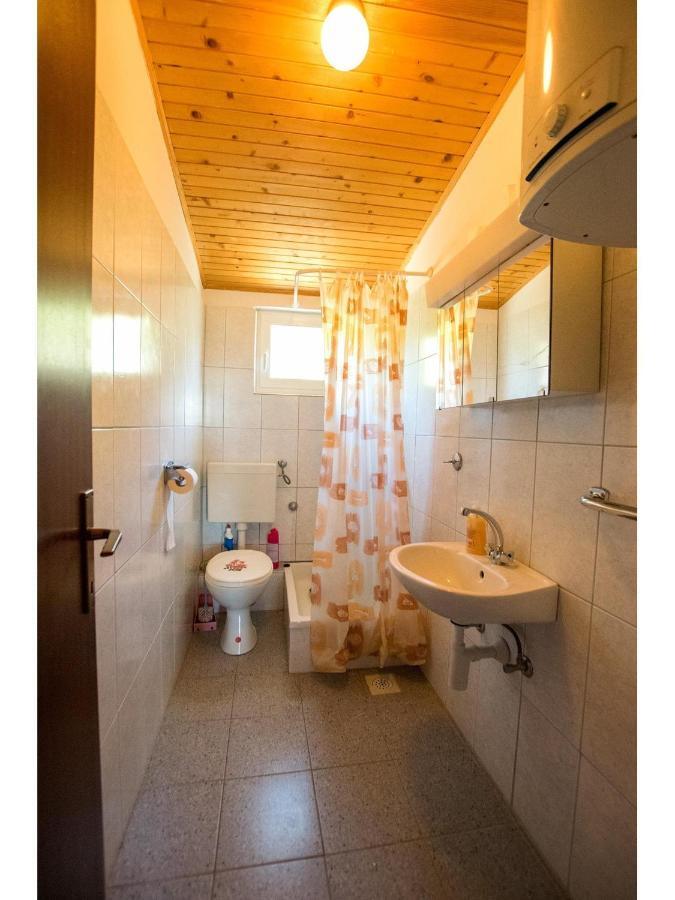 Apartments Velebit สตารีกราด-ปาเคลนีซา ห้อง รูปภาพ